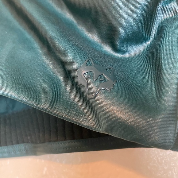 Greyson Women’s Teal Athletic Top Size S - Picture 8 of 9